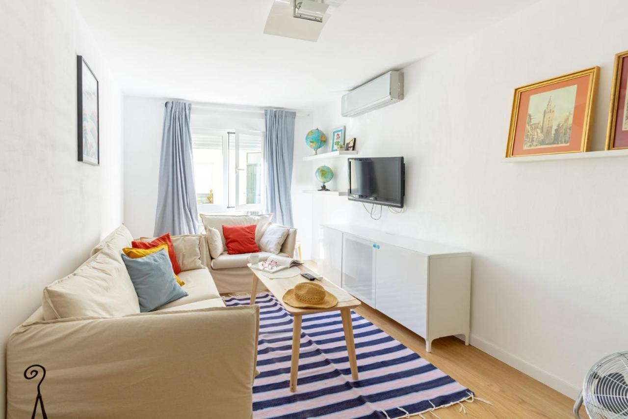 סביליה Colours Apartment And Garage Historical Center 4 Pax מראה חיצוני תמונה